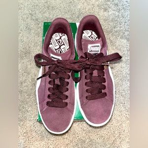 NWOT Puma - Suede Safari Classic Sneakers